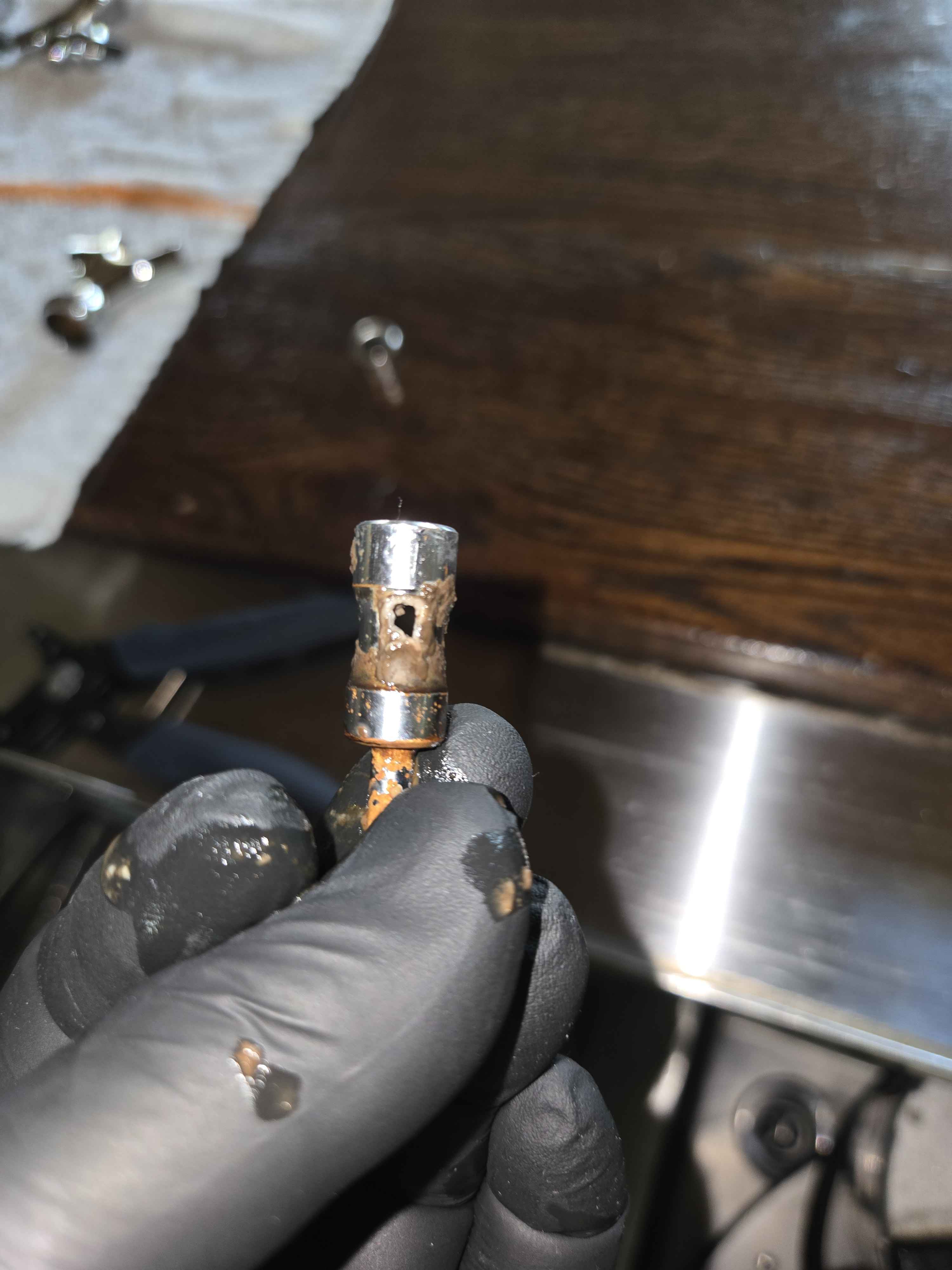 Thumbnail showing the pressure hardware detail.